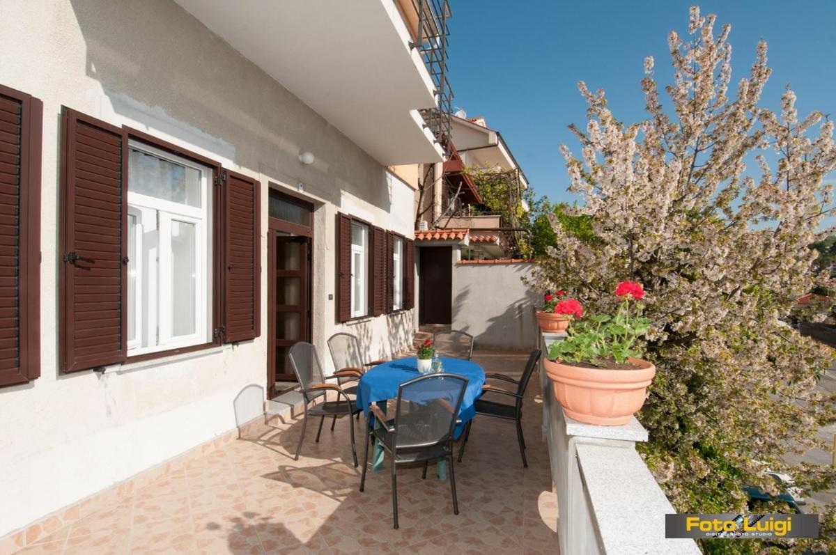 Apartments Komel I Опатия Екстериор снимка