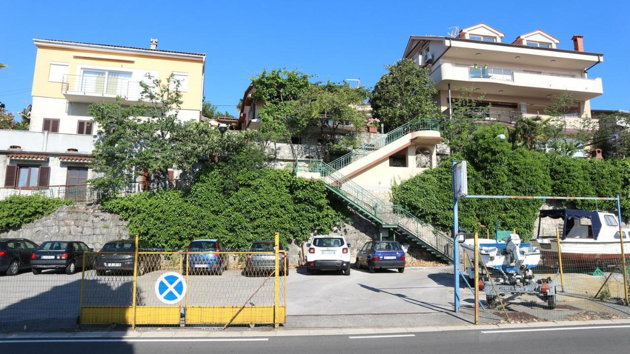 Apartments Komel I Опатия Екстериор снимка
